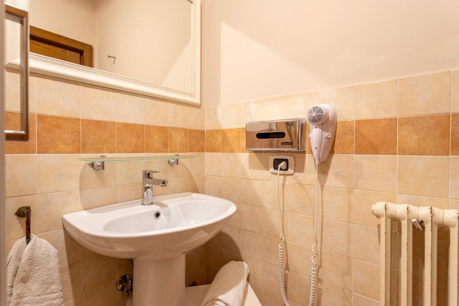 Maxi Paradiso - Guest House A Due Passi Dal Lago Trasimeno Torricella  Εξωτερικό φωτογραφία